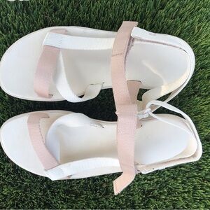 Everlane Womens Sand / Suede The ReNew Sport Sandal Size 10.5 US, 41 EU